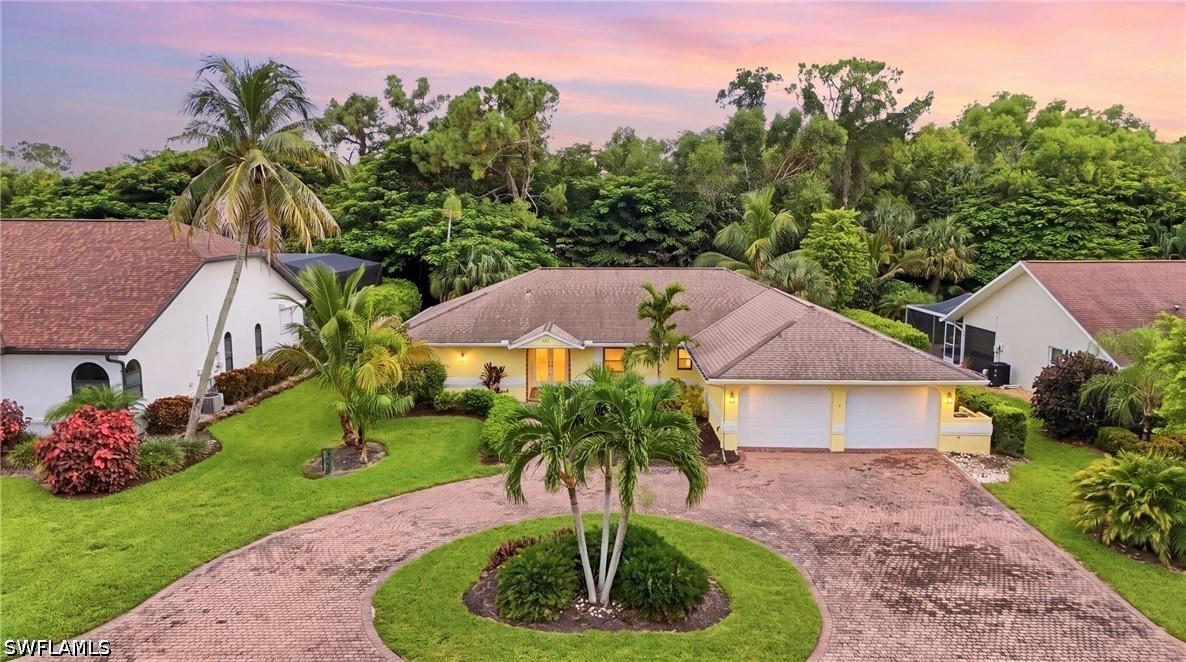 201 Palmetto Dunes Cir., Naples, FL 34113