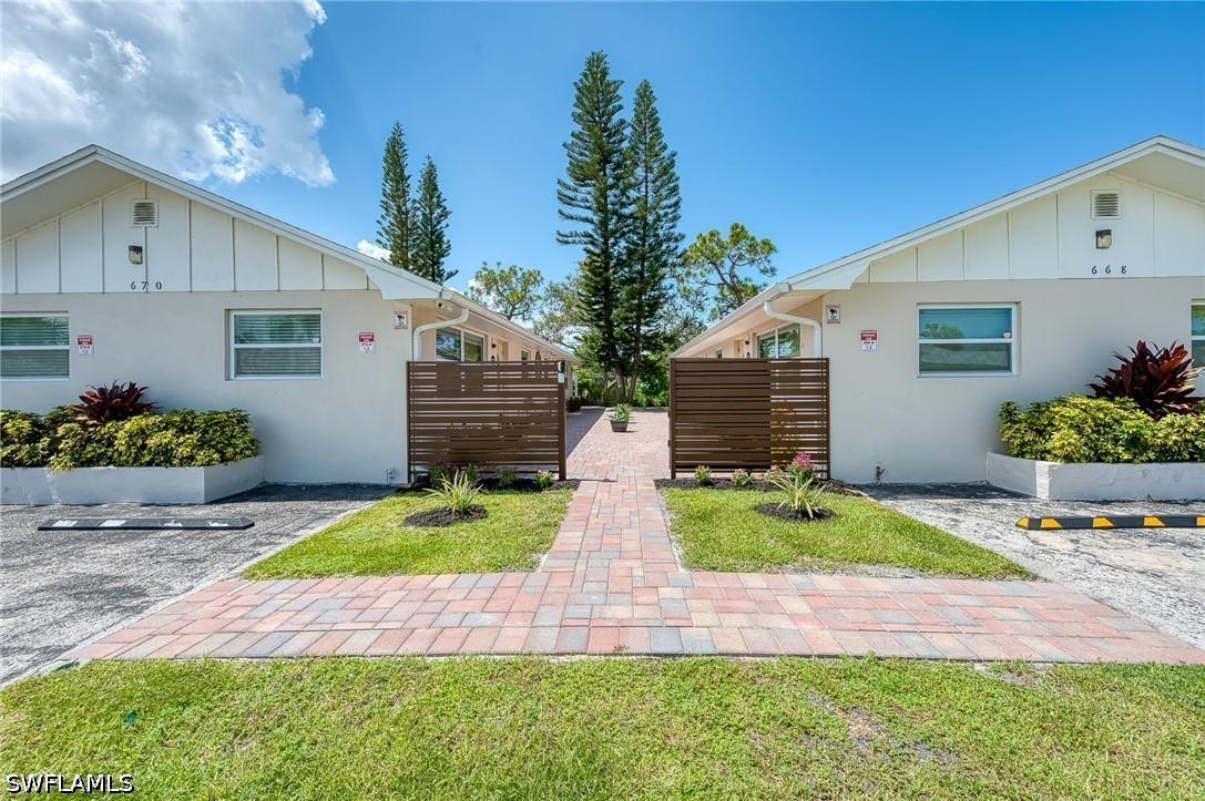 668 97th Ave., Naples, FL 34108