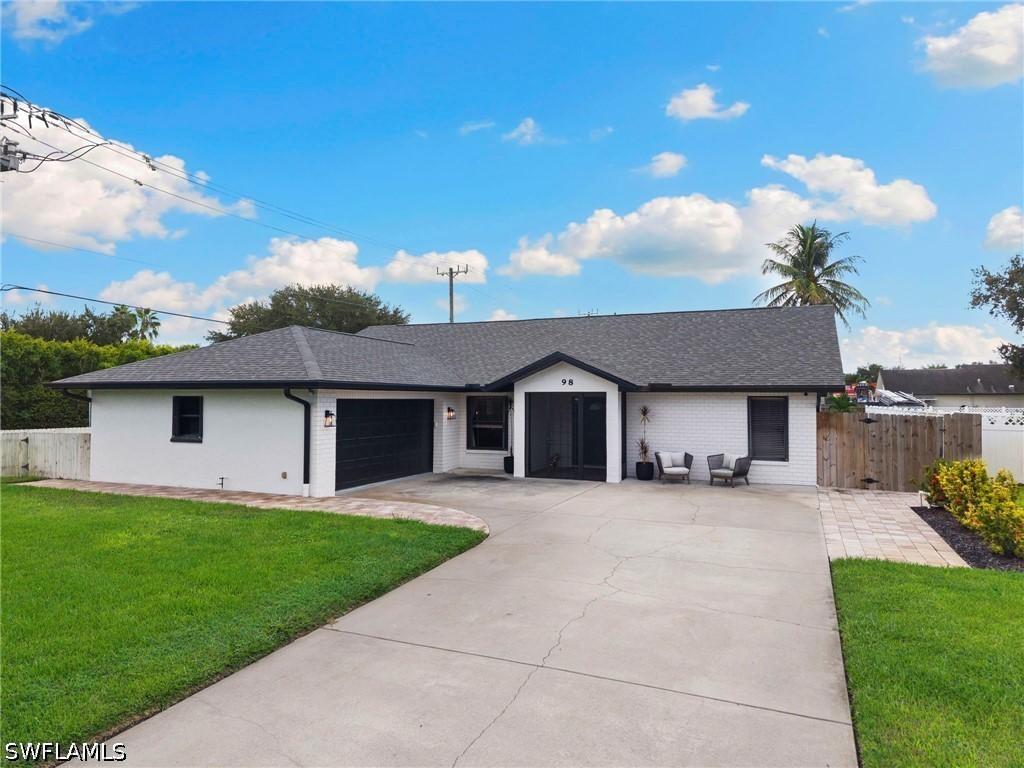 98 Chardon Pl., Naples, FL 34110