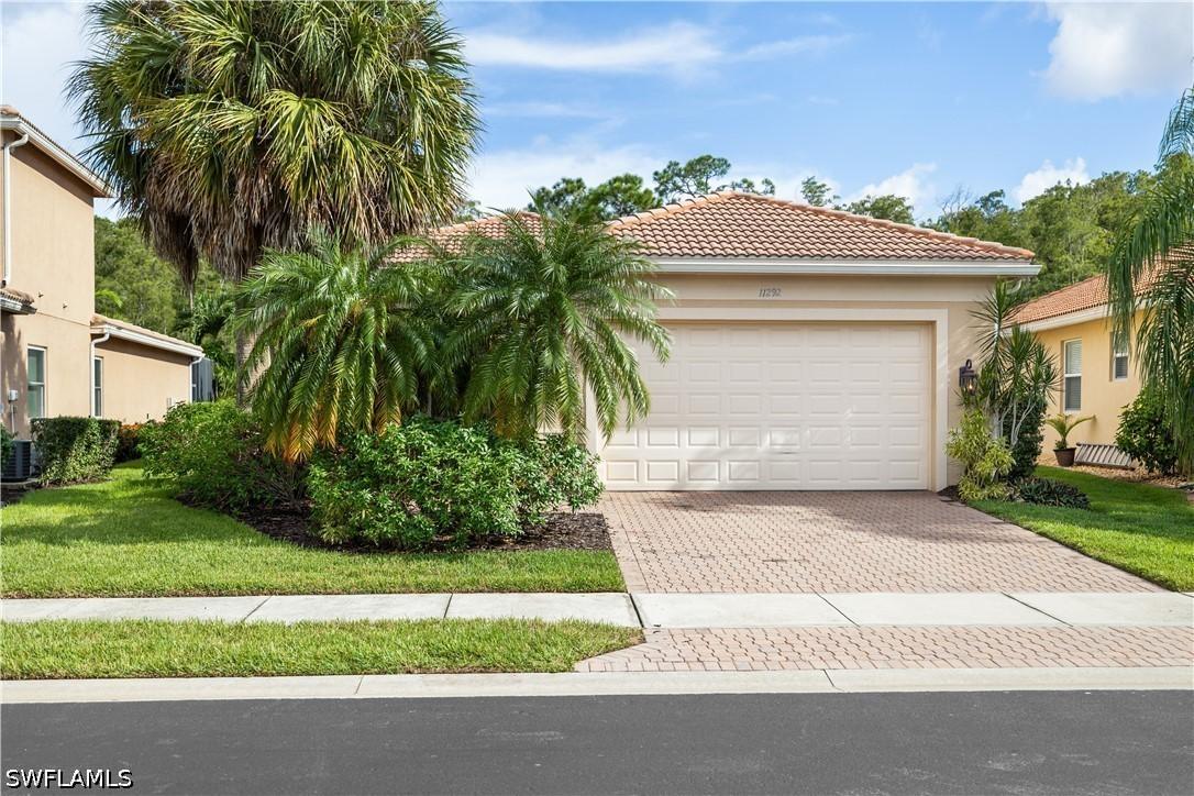 11292 Sparkleberry Dr., Fort Myers, FL 33913