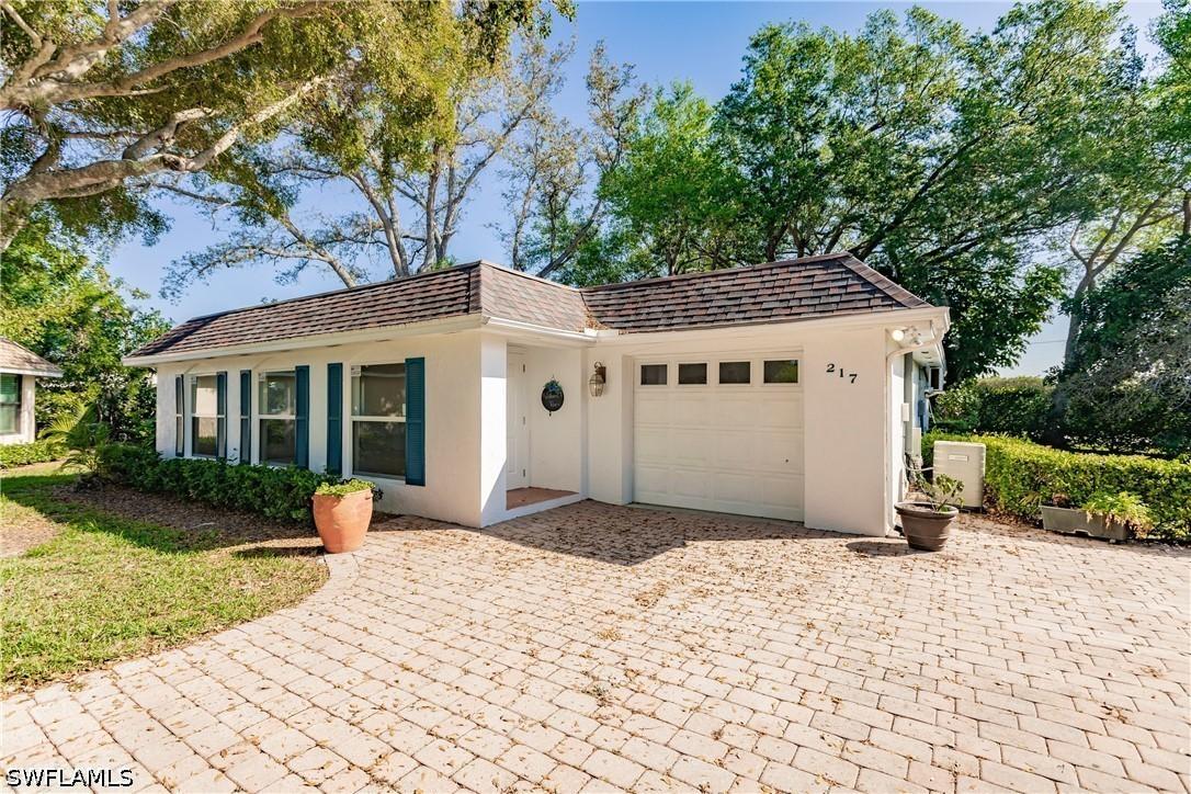 217 Yorkshire Ct. #2, Naples, FL 34112