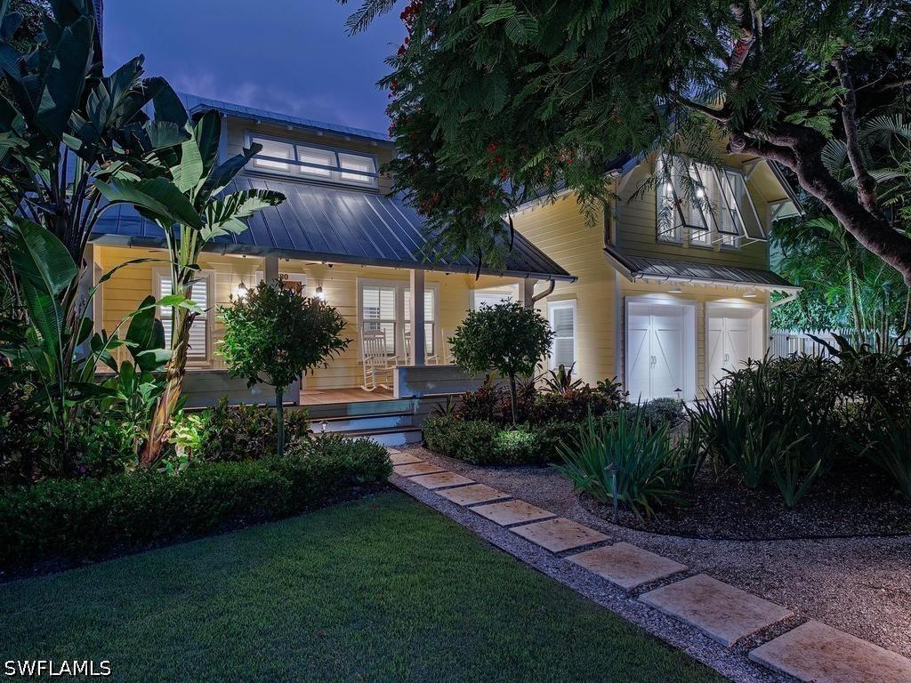 680 8th Ave., Naples, FL 34102