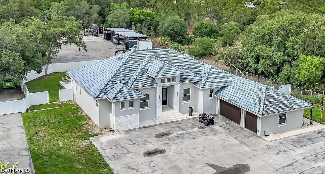 140 37th Ave., Naples, FL 34120