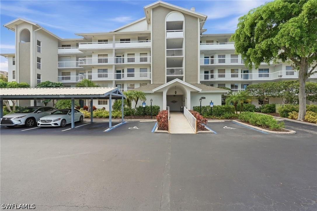 360 Horse Creek Dr. #207, Naples, FL 34110