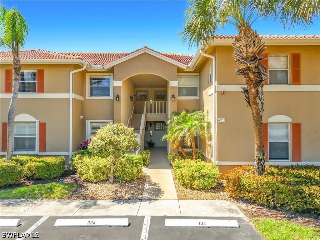 6930 Huntington Lakes Cir. #104, Naples, FL 34119