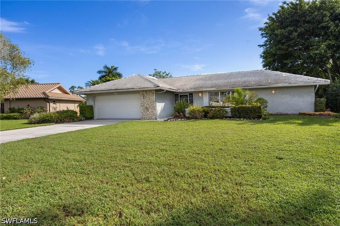 379 Torrey Pines Point, Naples, FL 34113