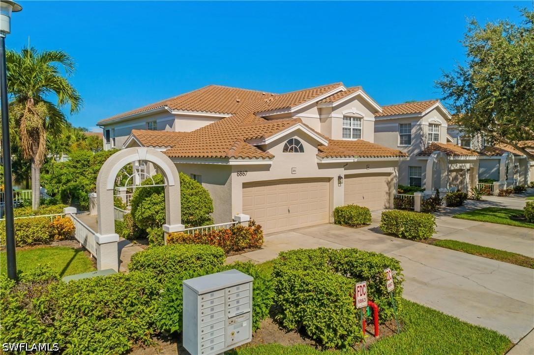 6867 Satinleaf Rd. #201, Naples, FL 34109