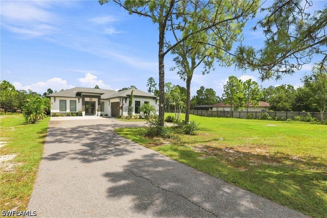 2885 41st Ave., Naples, FL 34120