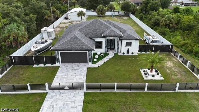 611 Lake Ave., Lehigh Acres, FL 33972