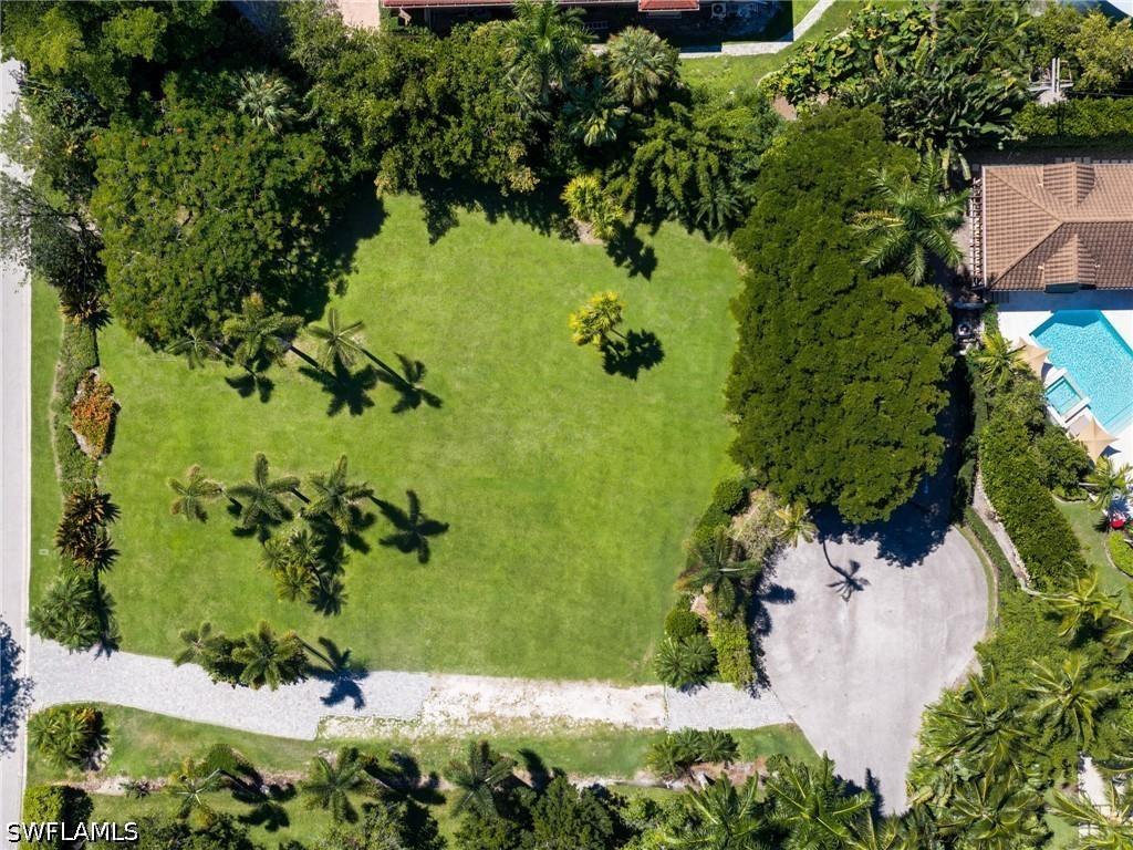 2670 Treasure Ln., Naples, FL 34102