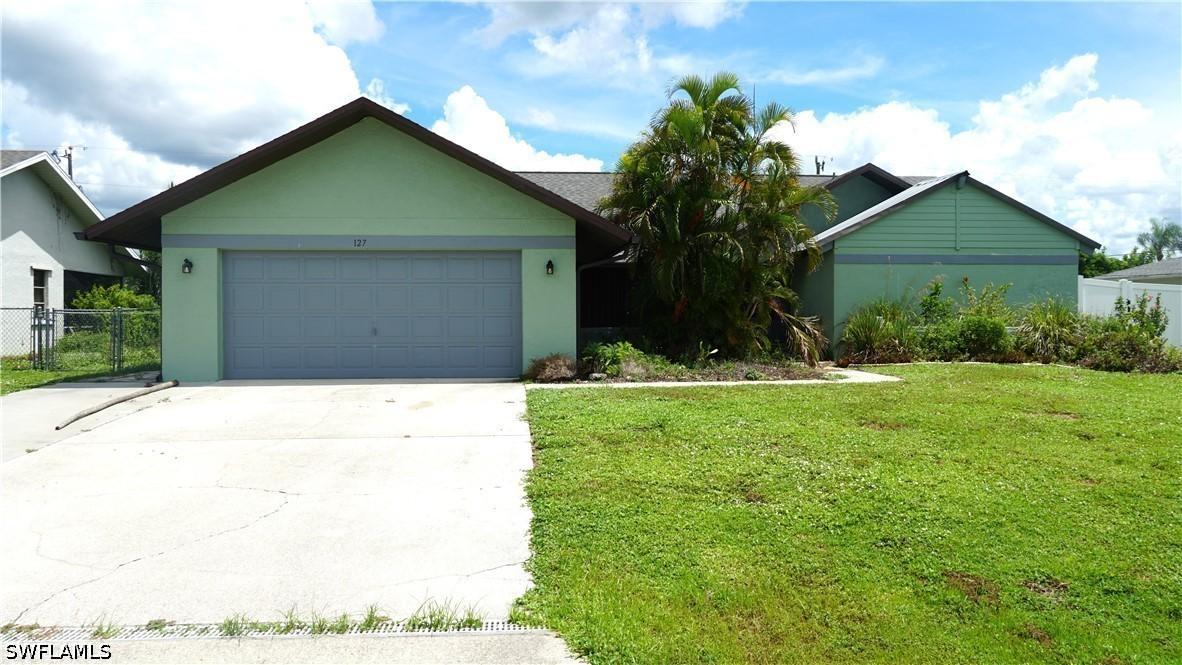 127 SE 12th Pl., Cape Coral, FL 33990