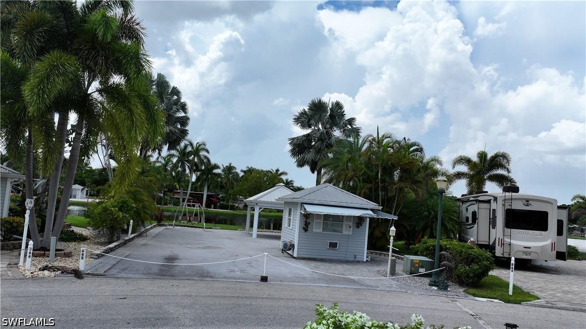 10210 Surfwood Ct., Fort Myers, FL 33905