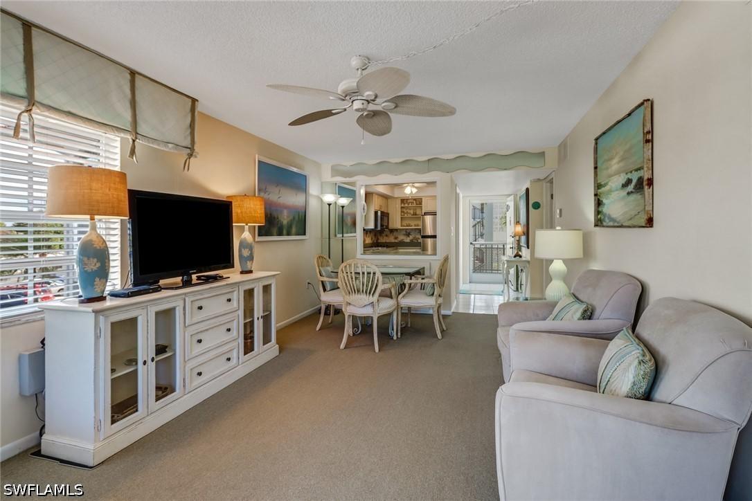 5 High Point Cir. #211, Naples, FL 34103