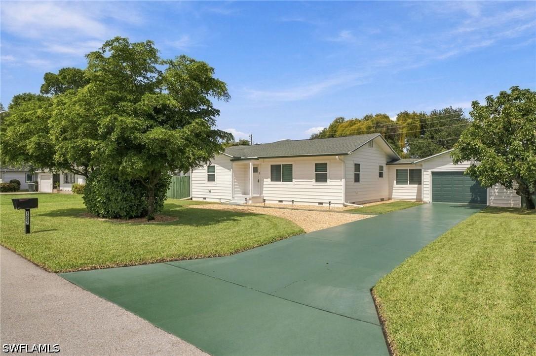 1657 Ardmore Rd., Fort Myers, FL 33901