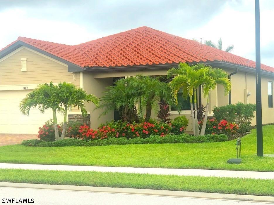 1482 Santiago Cir., Naples, FL 34113