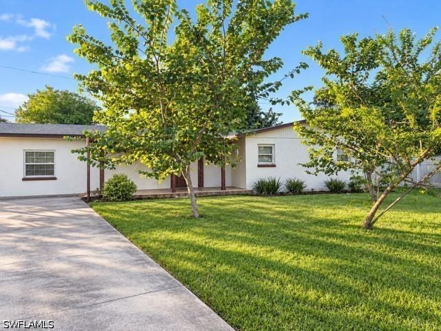114 Alcala Ct., Lehigh Acres, FL 33936