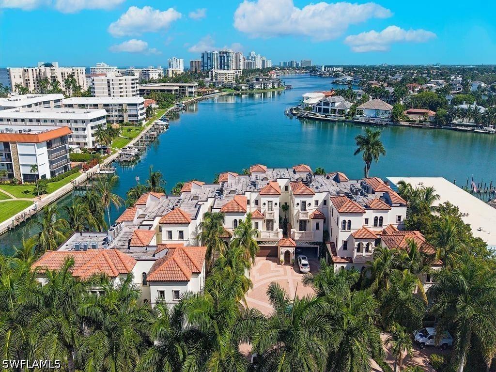 221 Harbour Dr. #6, Naples, FL 34103