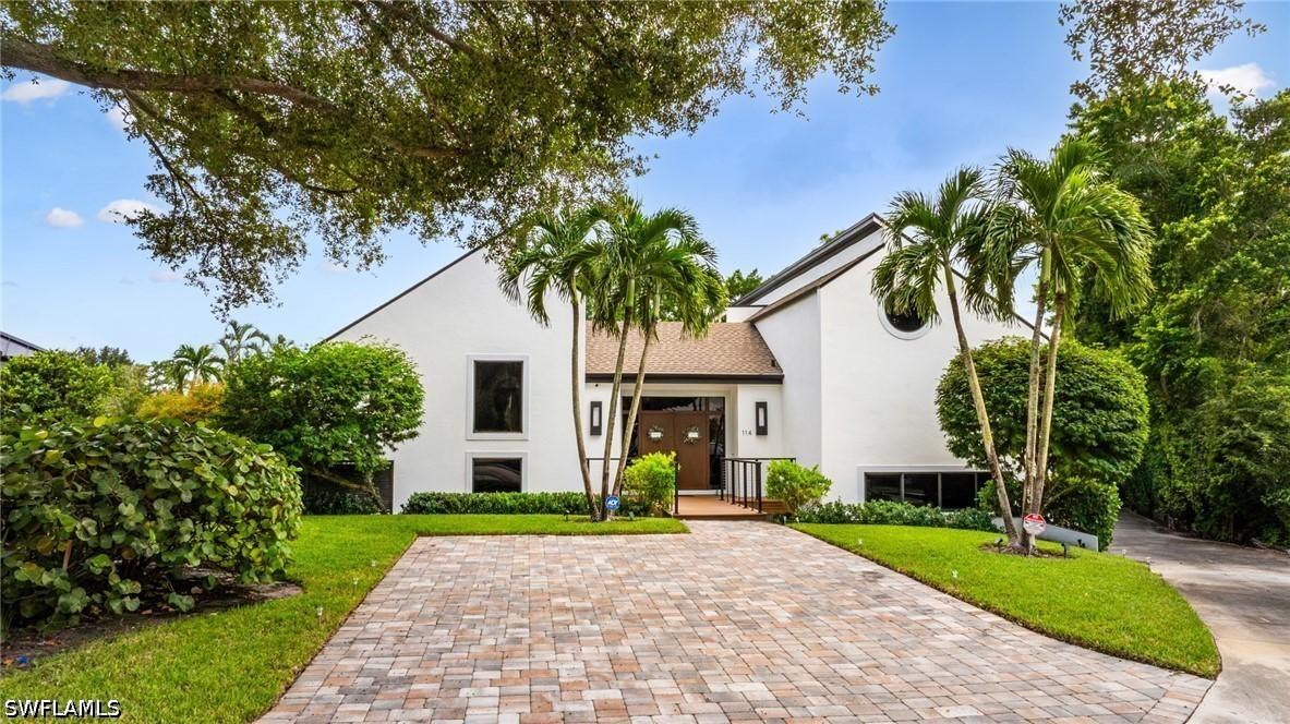 114 Westwood Dr., Naples, FL 34110