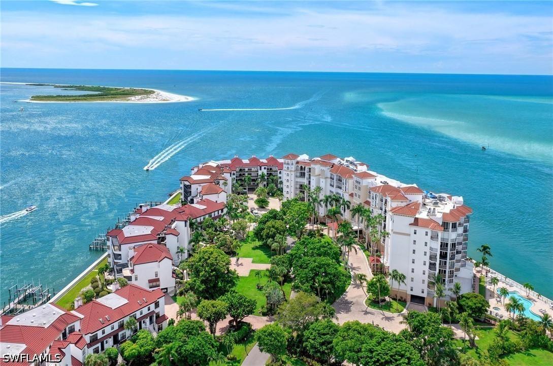 632 La Peninsula Blvd., Naples, FL 34113