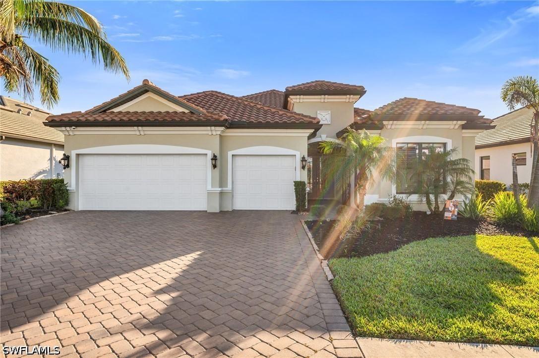 2324 Grenadines Way, Naples, FL 34120