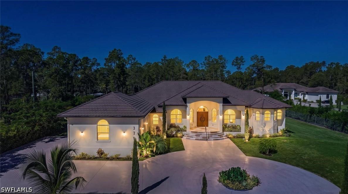 379 25th St., Naples, FL 34120