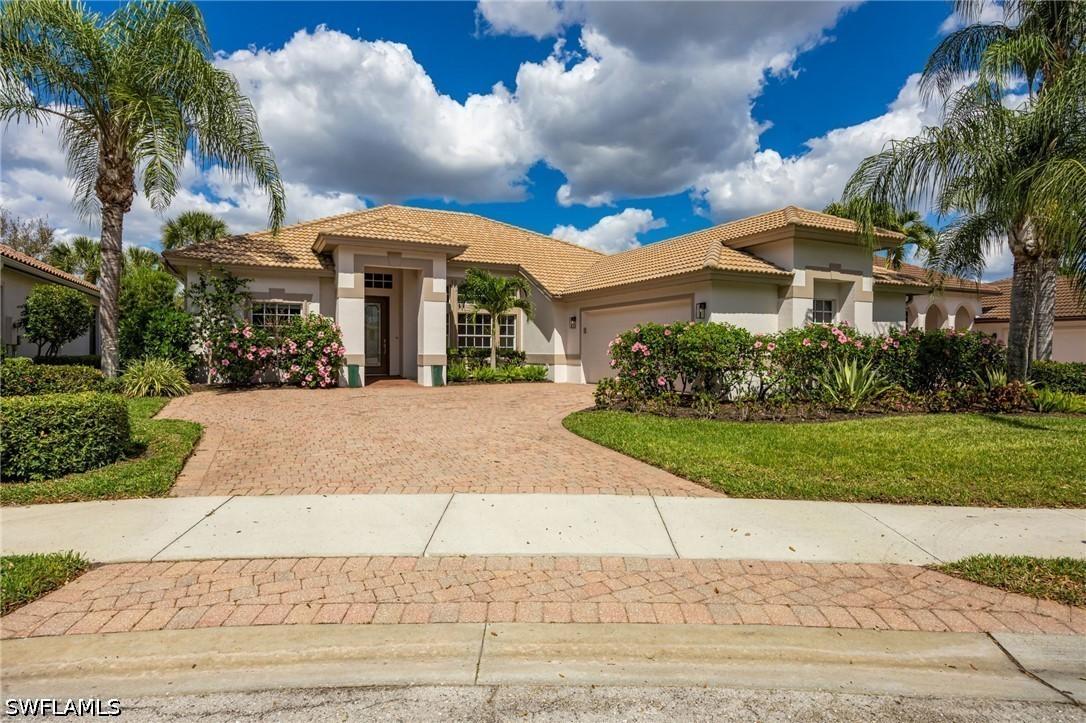 9049 Bronco Ct., Naples, FL 34113