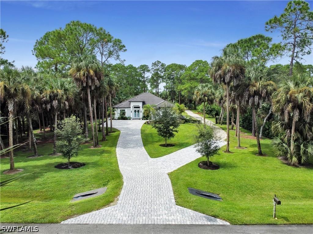 855 1st St., Naples, FL 34120