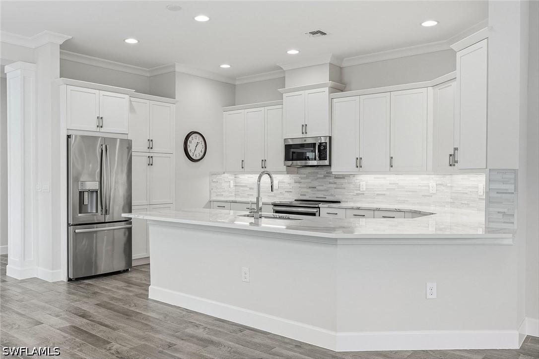 5879 Haiti Dr., Naples, FL 34113