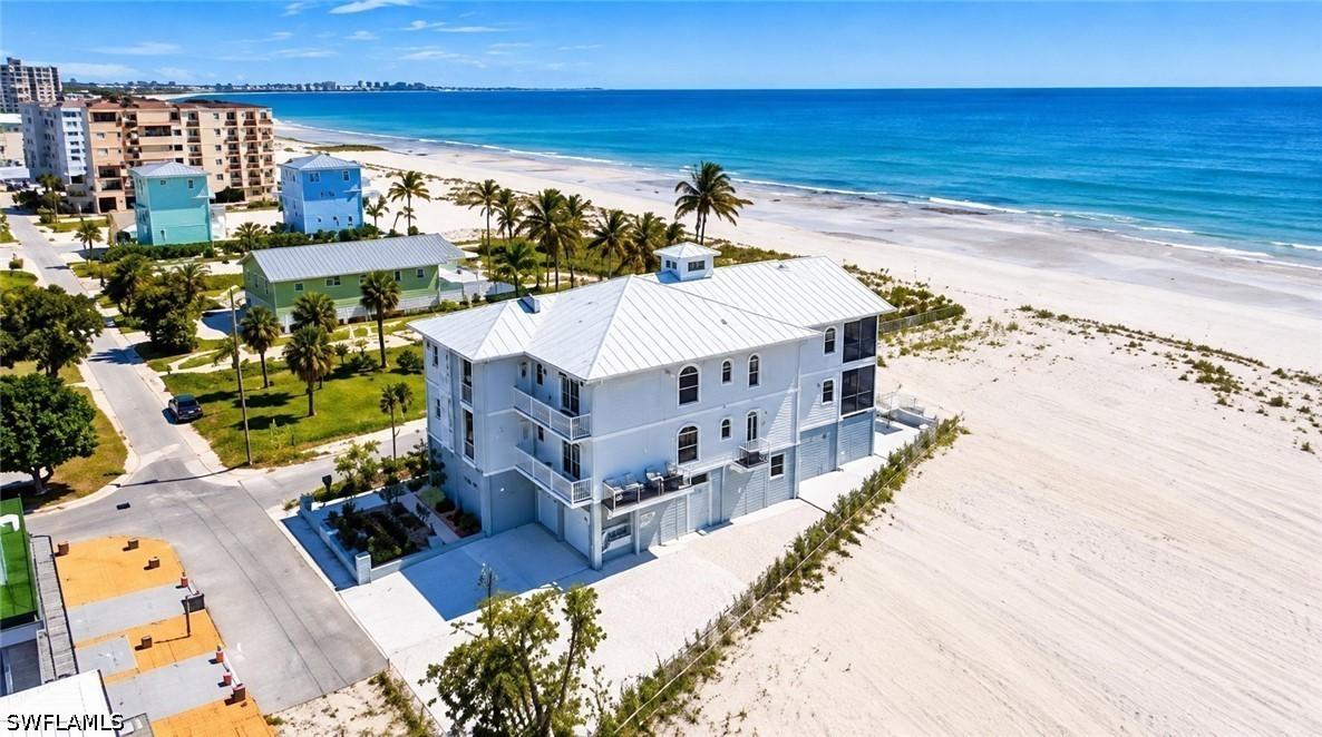 61 Mango St., Fort Myers Beach, FL 33931