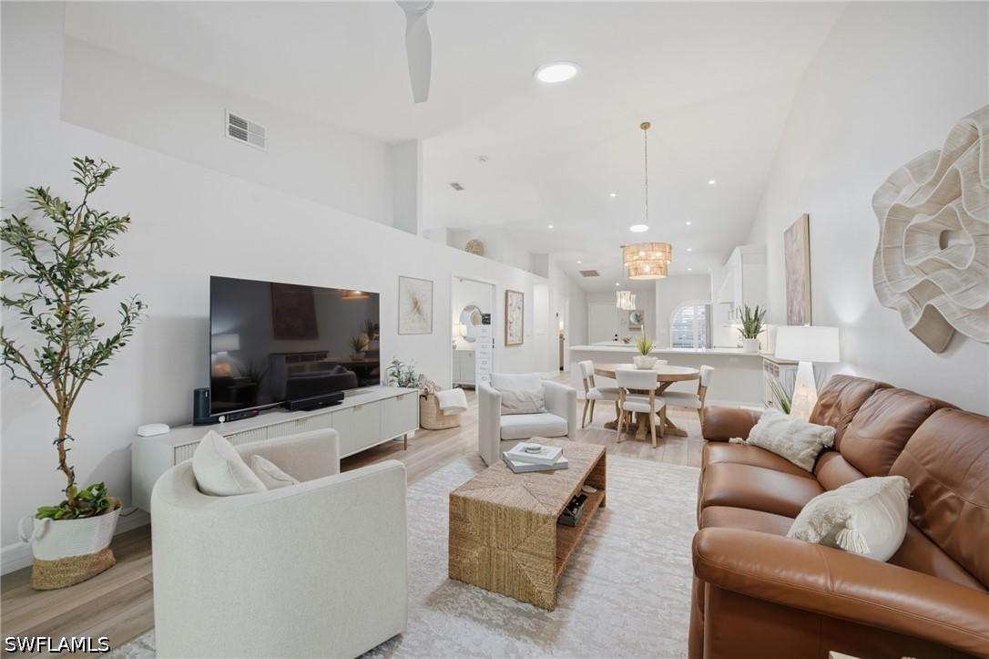 8089 San Vista Cir. #3-3R, Naples, FL 34109