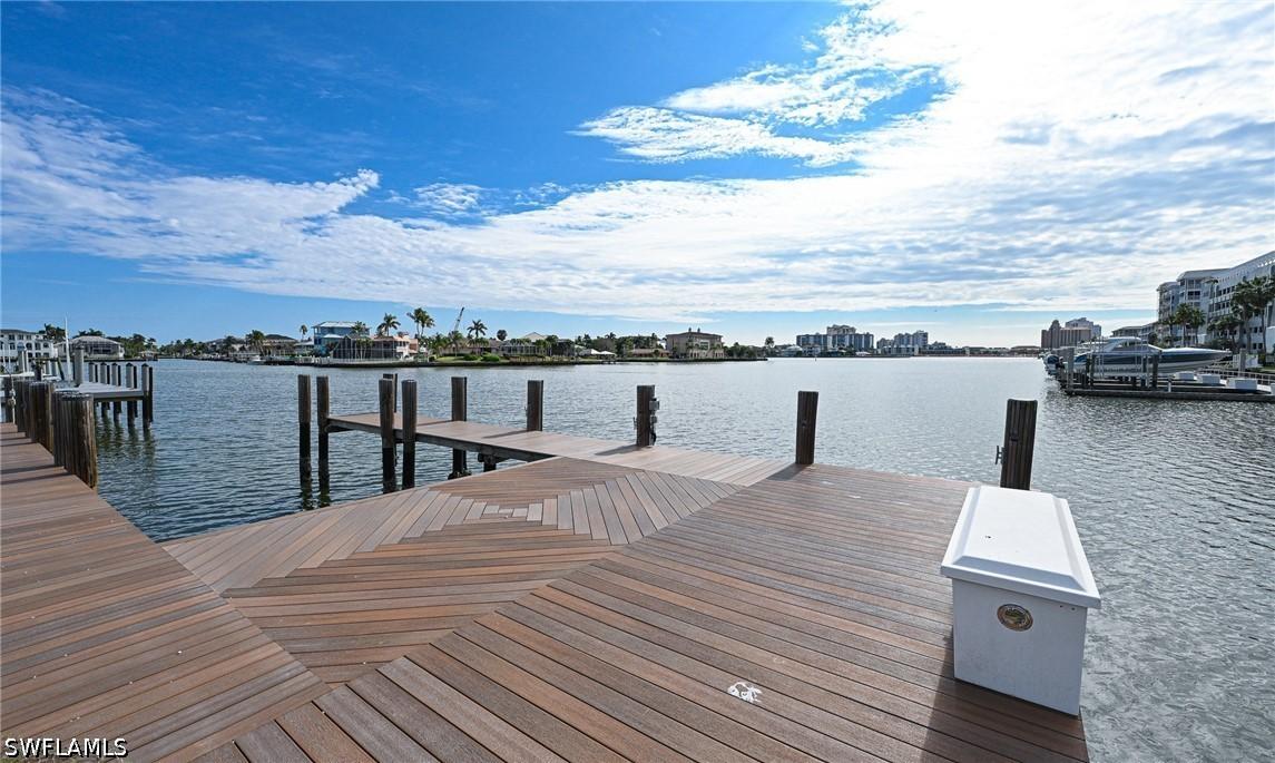 128 Bayview Ave., Naples, FL 34108
