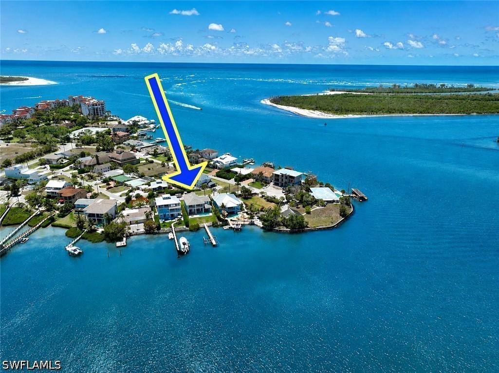 62 Dolphin Cir., Naples, FL 34113
