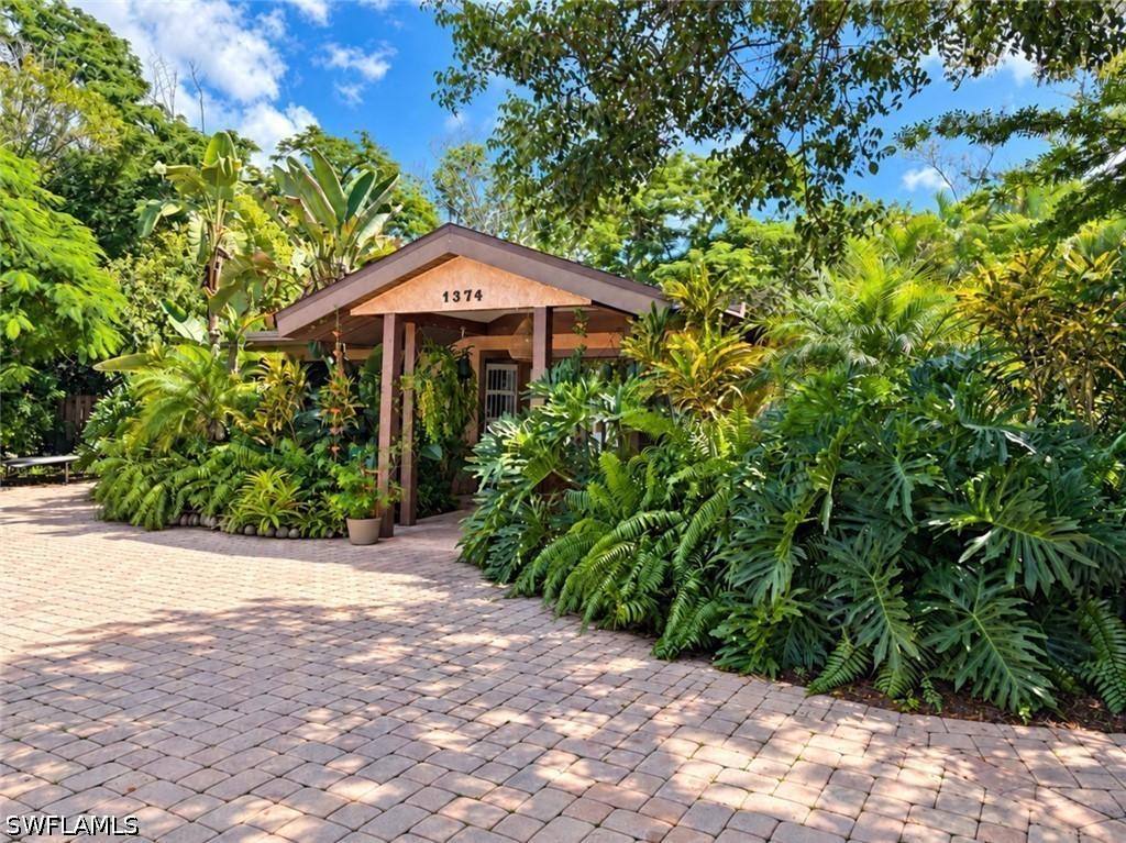 1374 13th St., Naples, FL 34102