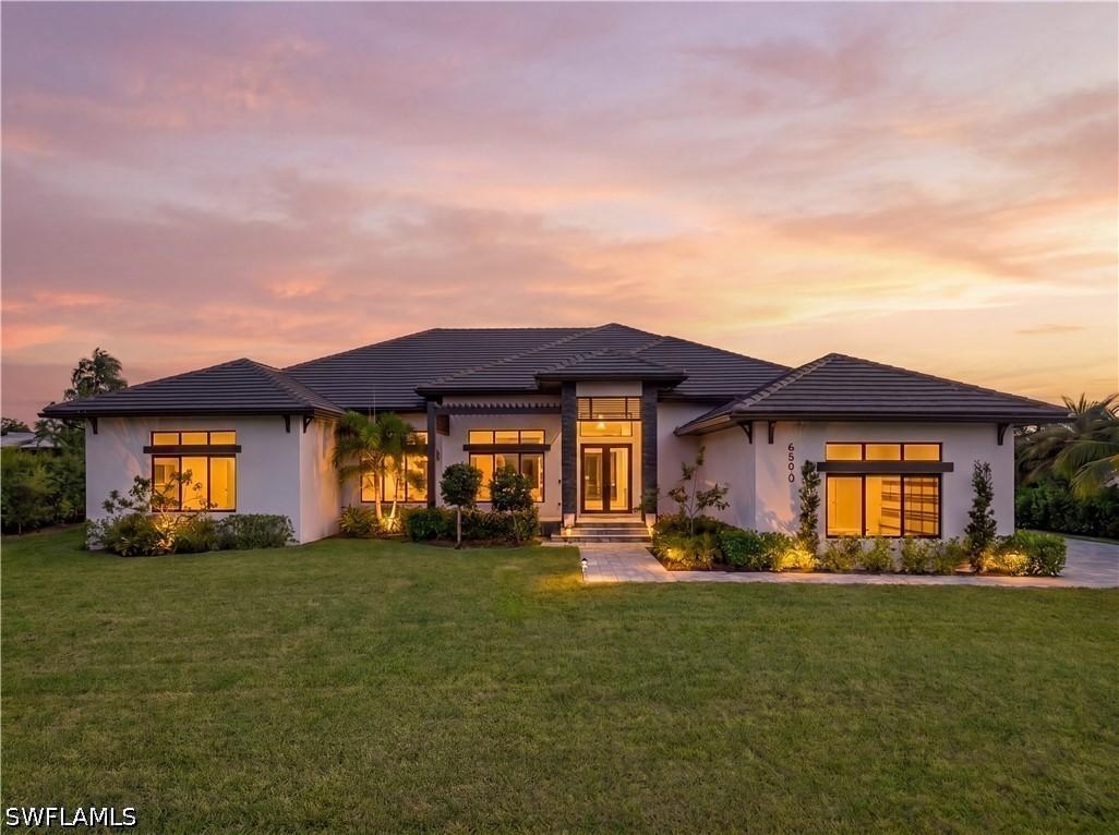6590 Trail Blvd., Naples, FL 34108