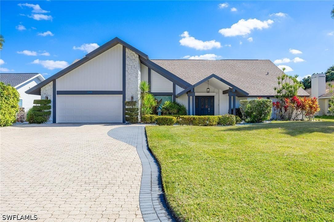 2529 Kings Lake Blvd., Naples, FL 34112
