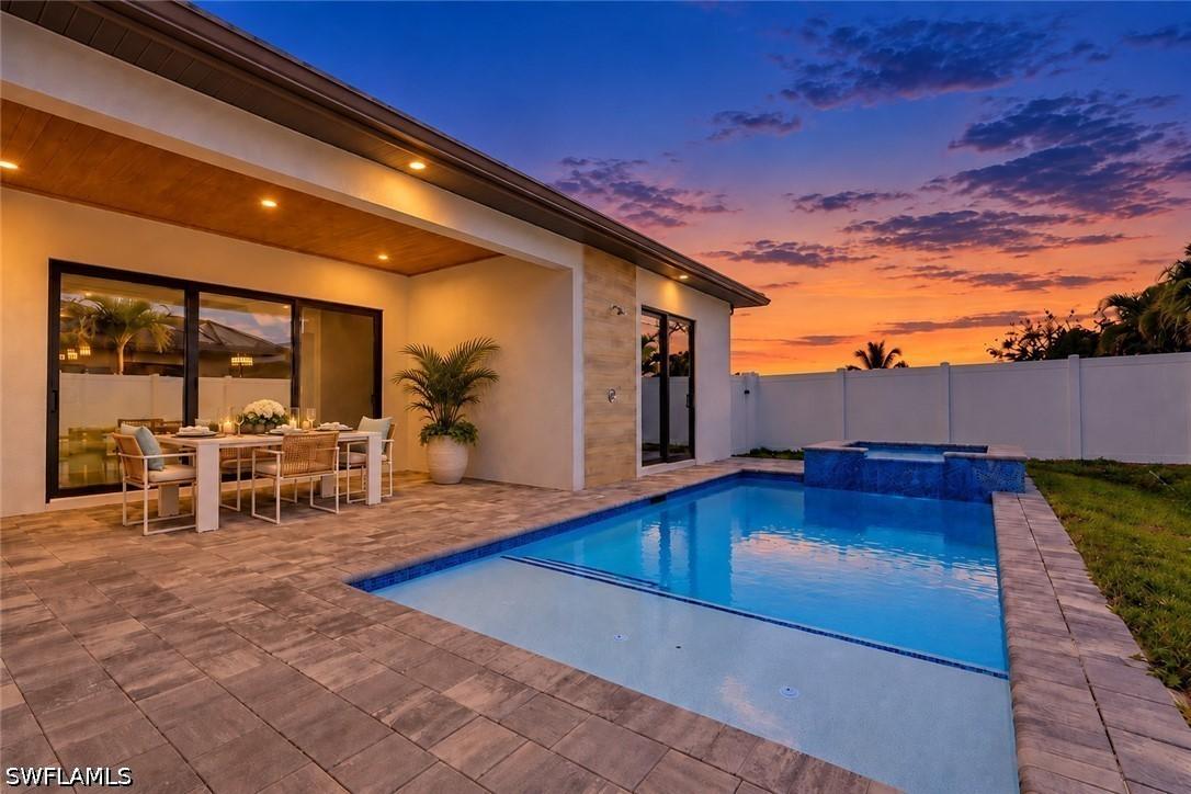 653 107th Ave., Naples, FL 34108