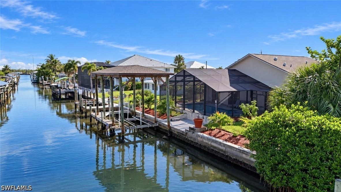 323 Washington Ct., Fort Myers Beach, FL 33931