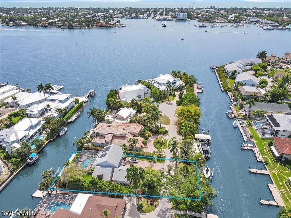1420 Jewel Box Ave., Naples, FL 34102