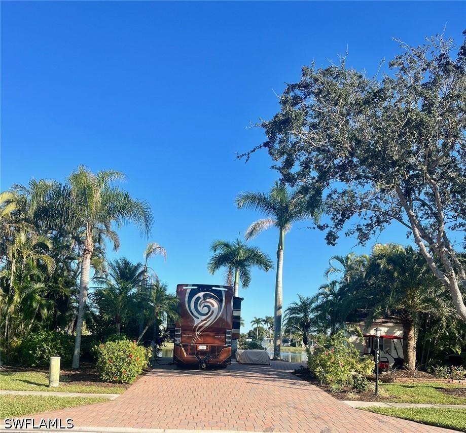 4613 Southern Breeze Dr., Naples, FL 34114