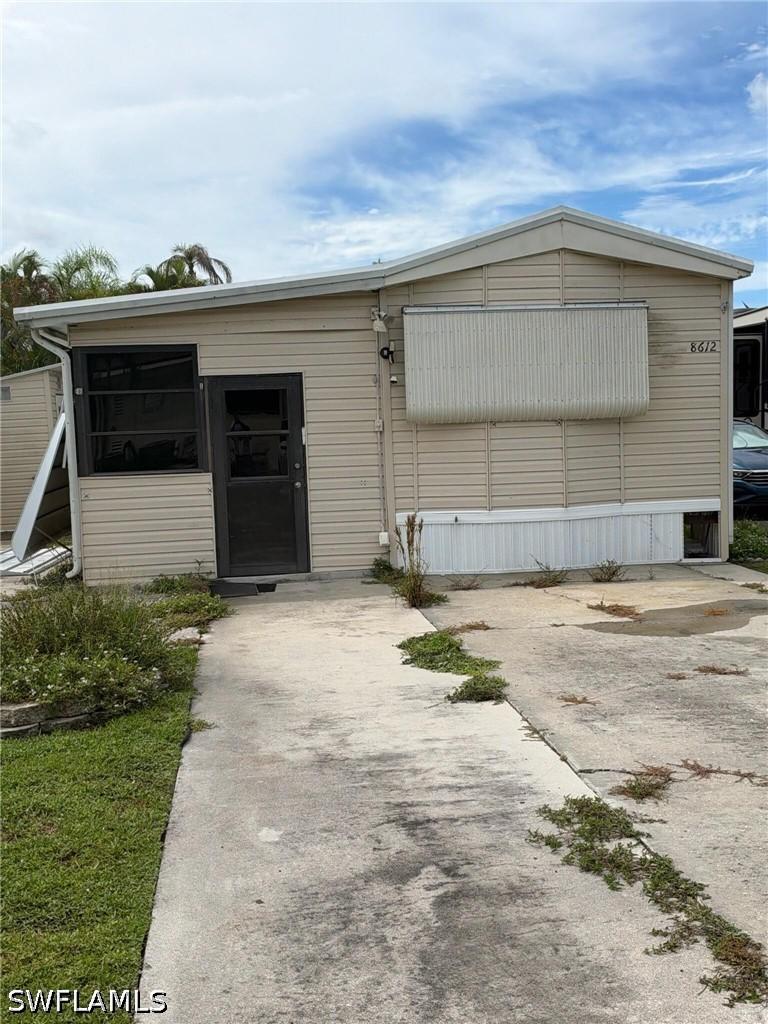 8612 Red Cedar Dr., Estero, FL 33928