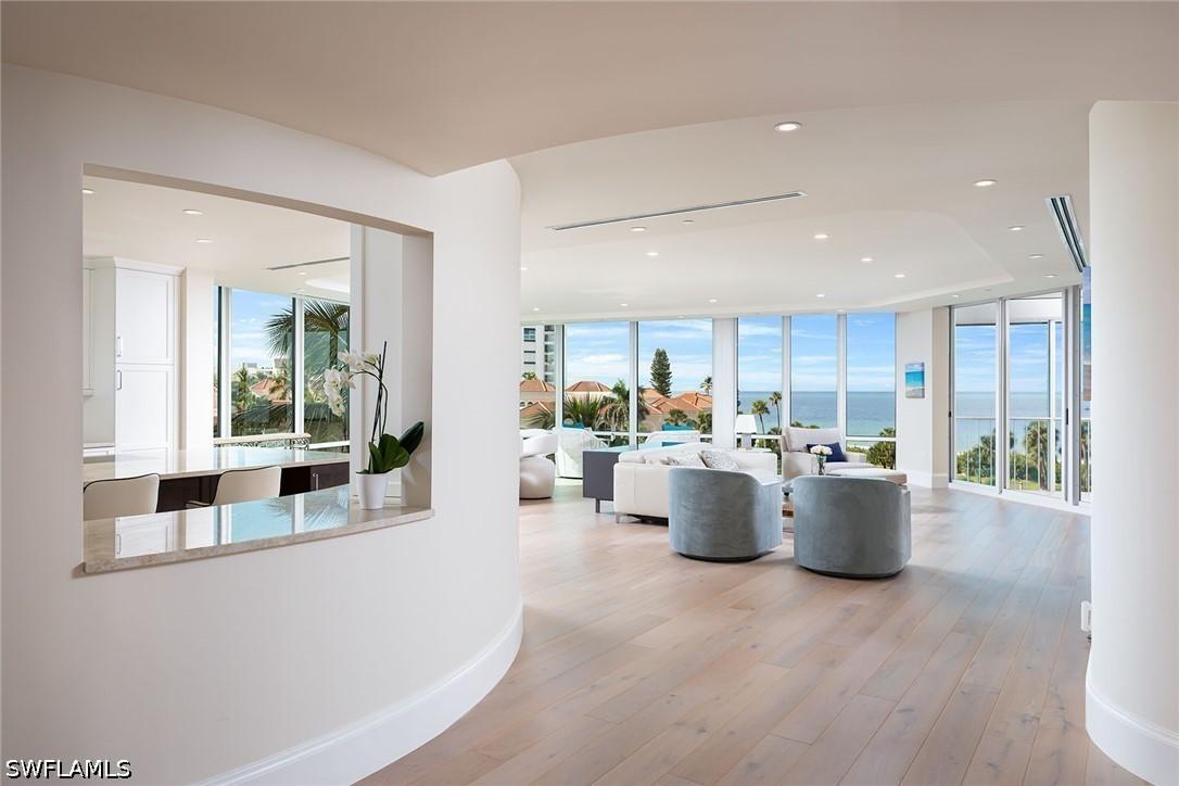 3991 Gulf Shore Blvd. #301, Naples, FL 34103
