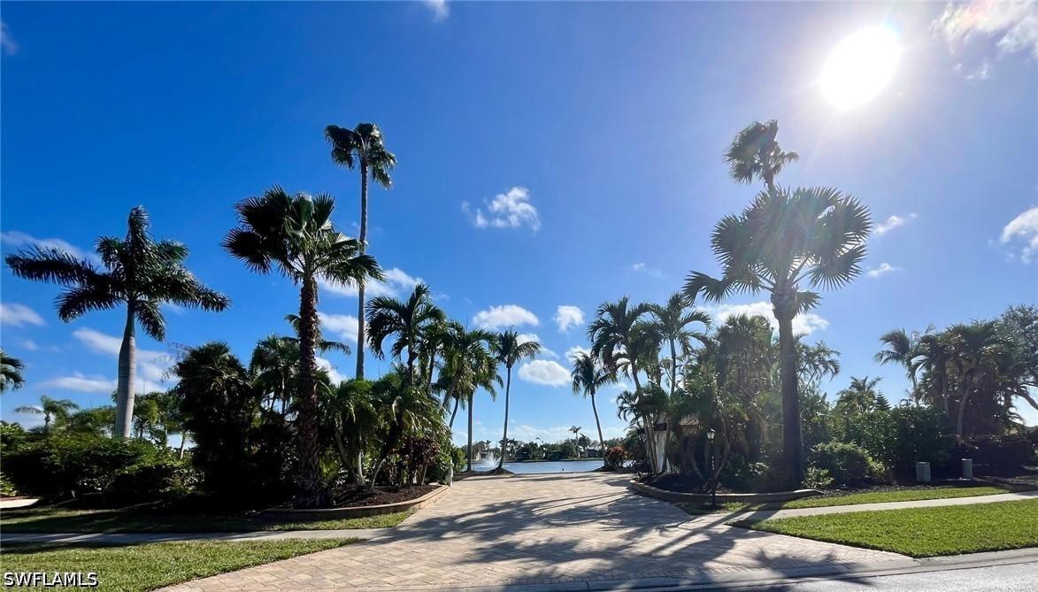 4669 Southern Breeze Dr., Naples, FL 34114