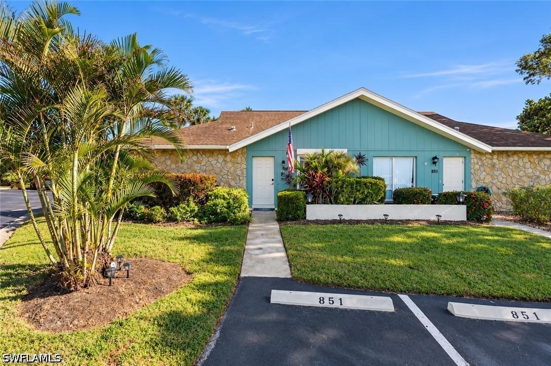 851 Palm View Dr., Naples, FL 34110