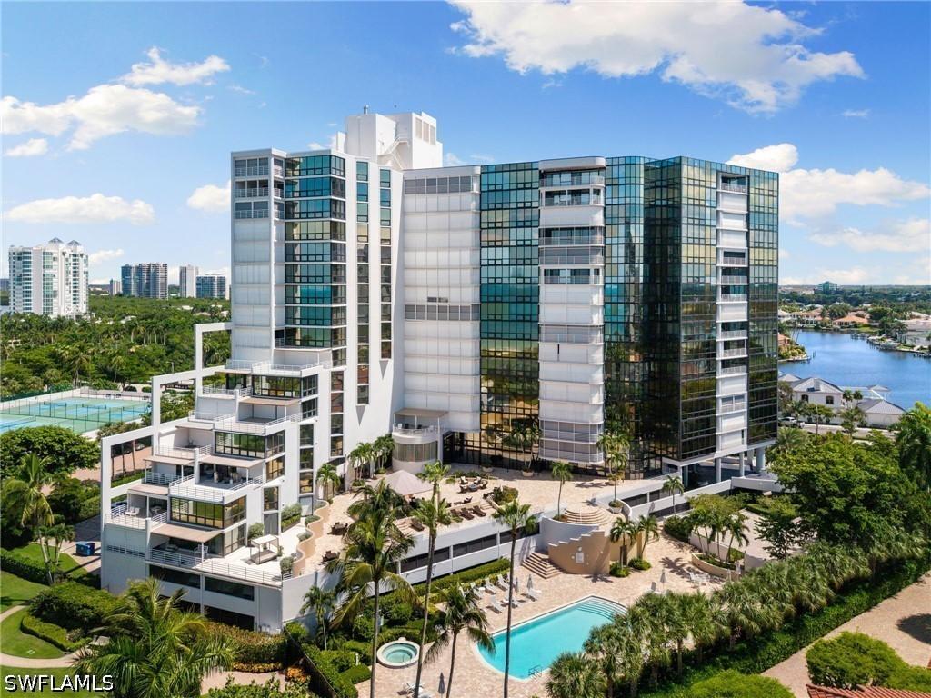 4751 Gulf Shore Blvd. #905, Naples, FL 34103