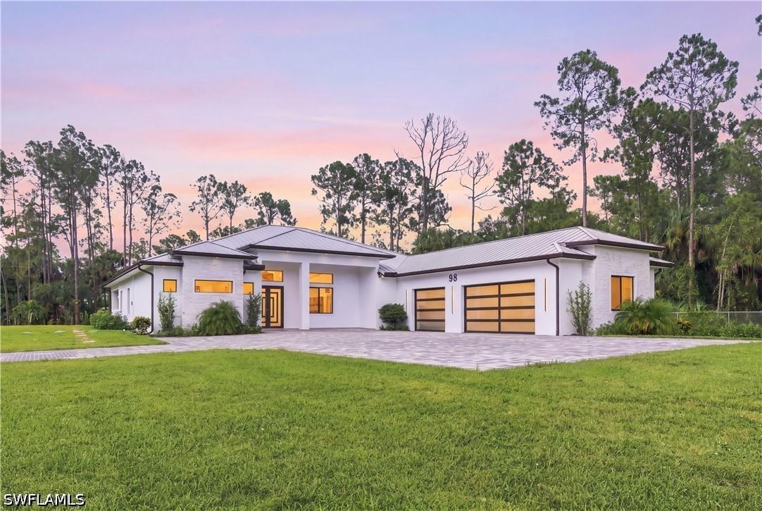 98 10th St., Naples, FL 34120