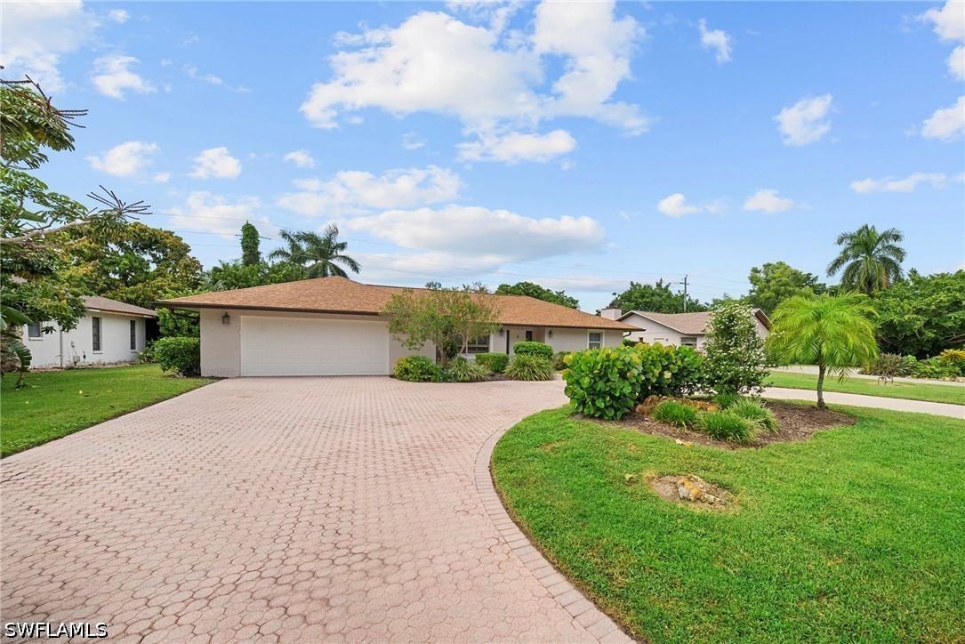 2171 Kings Lake Blvd., Naples, FL 34112