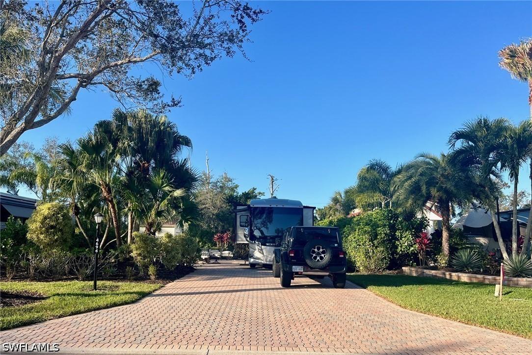4694 Southern Breeze Dr., Naples, FL 34114