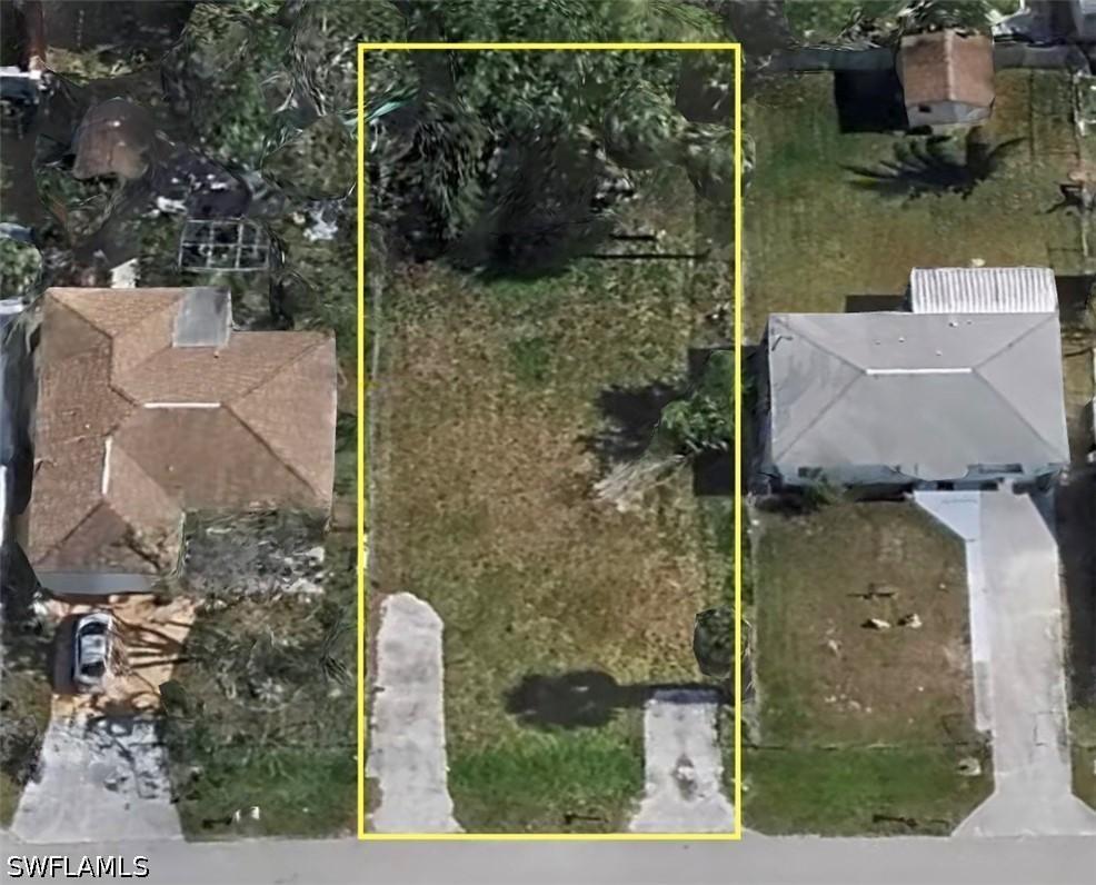 5238 SE Holland St., Naples, FL 34113