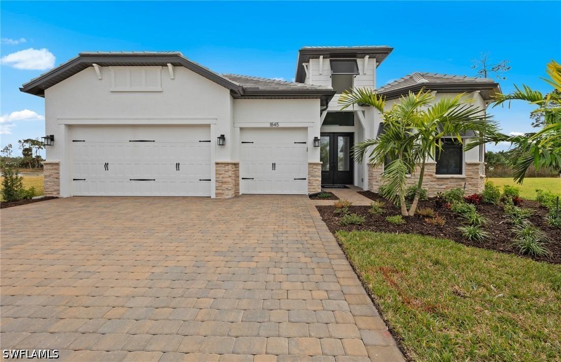 2004 Don Benito Way, Naples, FL 34120