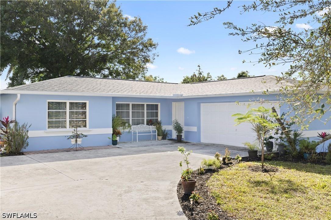 918 Cardinal St., Naples, FL 34104
